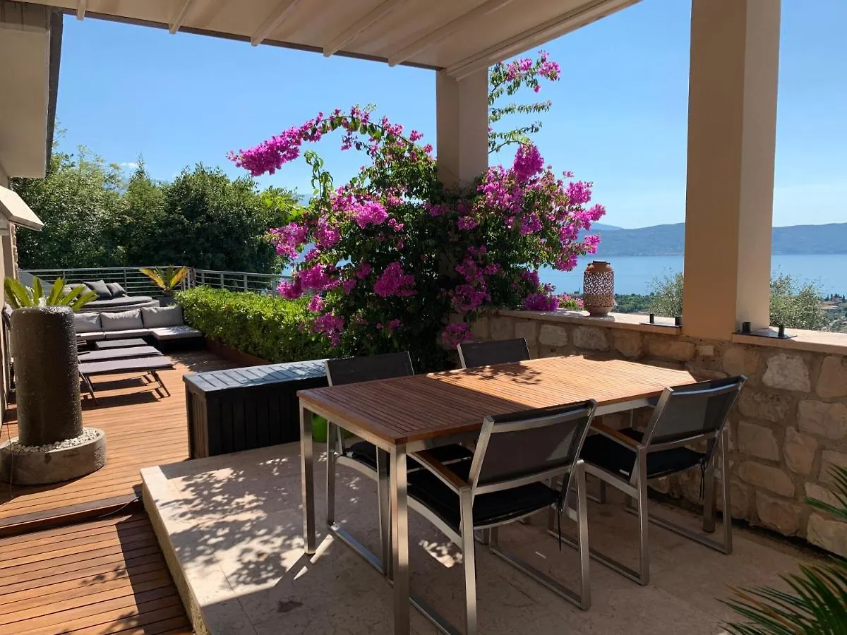 Deluxe Sunrise Sky Terrasse 2 Bedroom Design Apartment & Fantastic Lake View Toscolano Maderno
