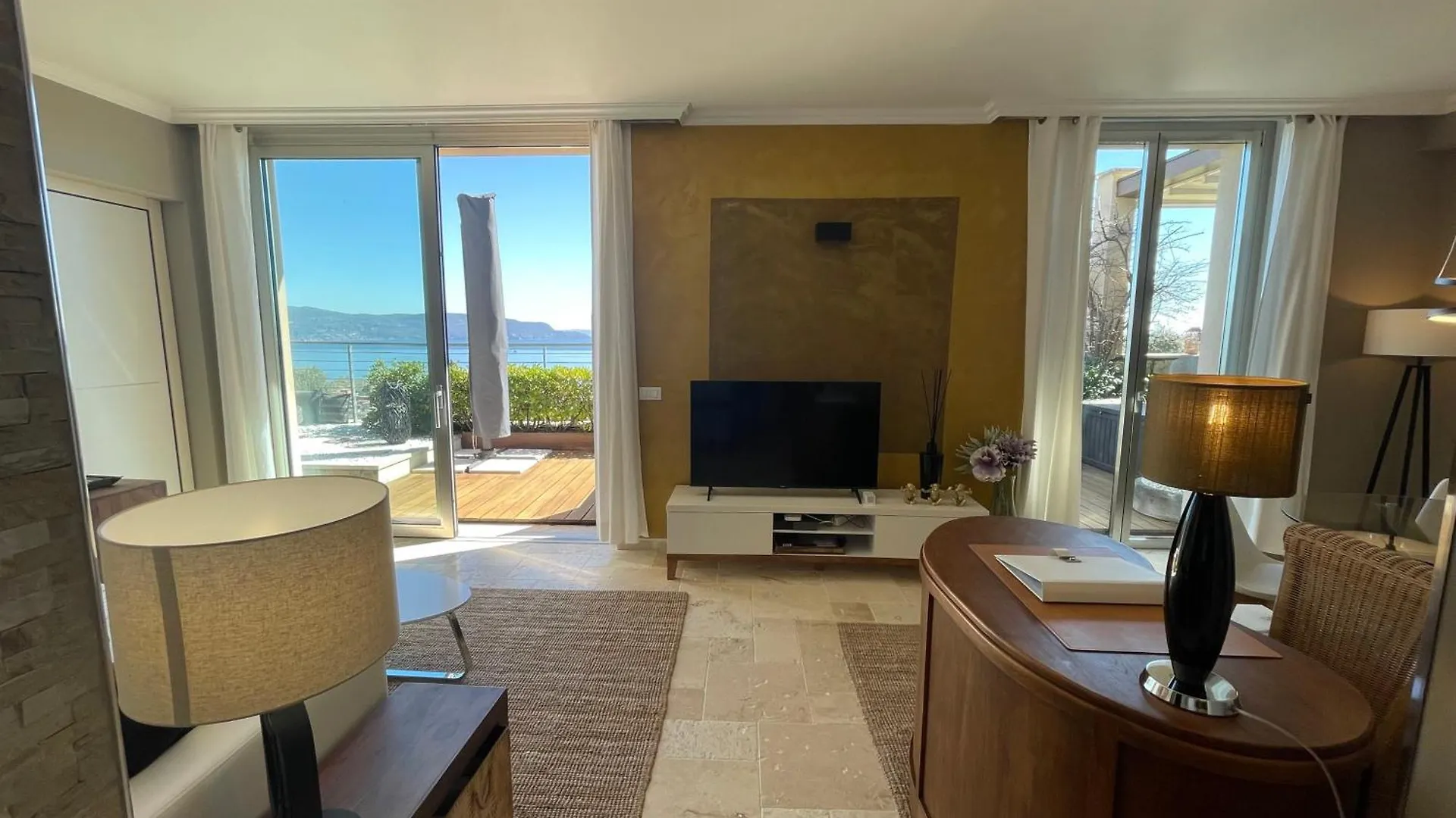 Deluxe Sunrise Sky Terrasse 2 Bedroom Design Apartment & Fantastic Lake View Toscolano Maderno